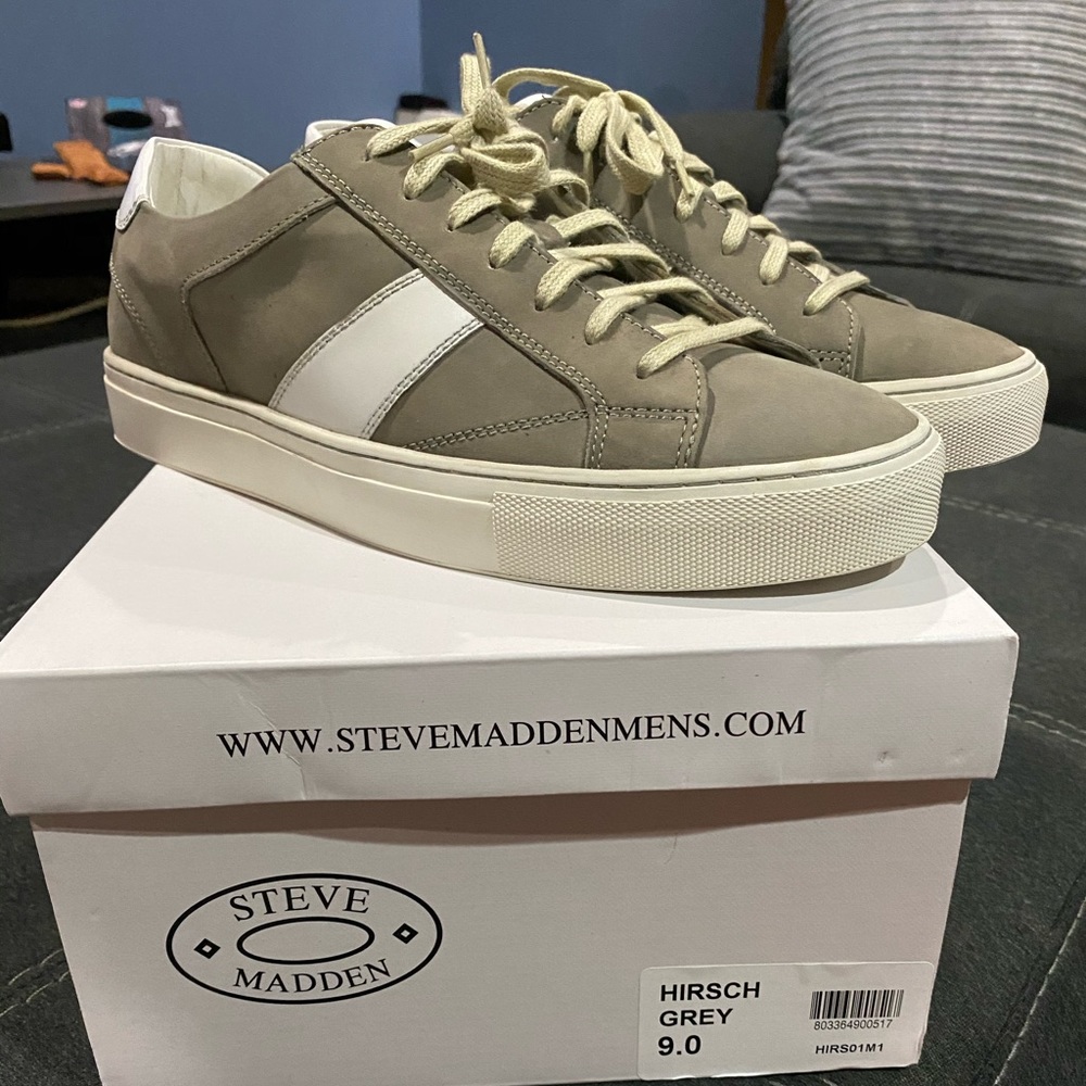 Men’s Steve Madden Sneaker sz 9